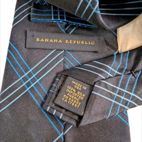 Banana Republic Silk Tie – Navy Blue with Light Blue Plaid Stripes – Made in USA - Picture 5 of 6